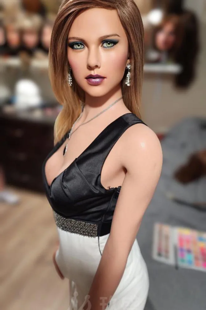 168cm/5ft6 C-cup Silicone Sex Doll – Evelyn view 7