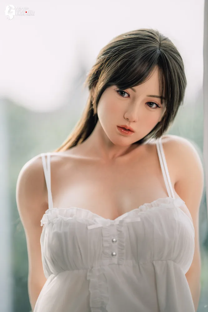 168cm/5ft6 F-cup Hyper Realistic Silicone Sex Doll – Leyla view 3