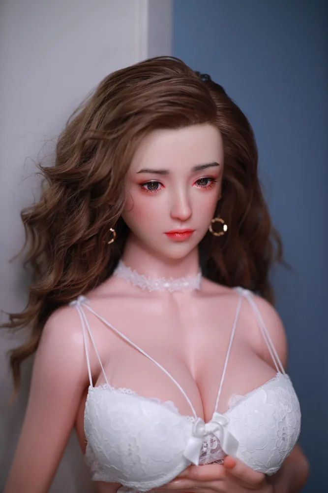 157cm/5ft2 F-cup Silicone Sex Doll – Laura Birrell