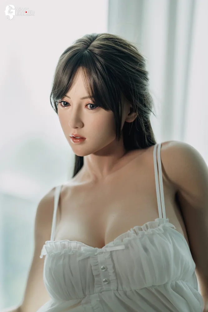 168cm/5ft6 F-cup Hyper Realistic Silicone Sex Doll – Leyla view 7