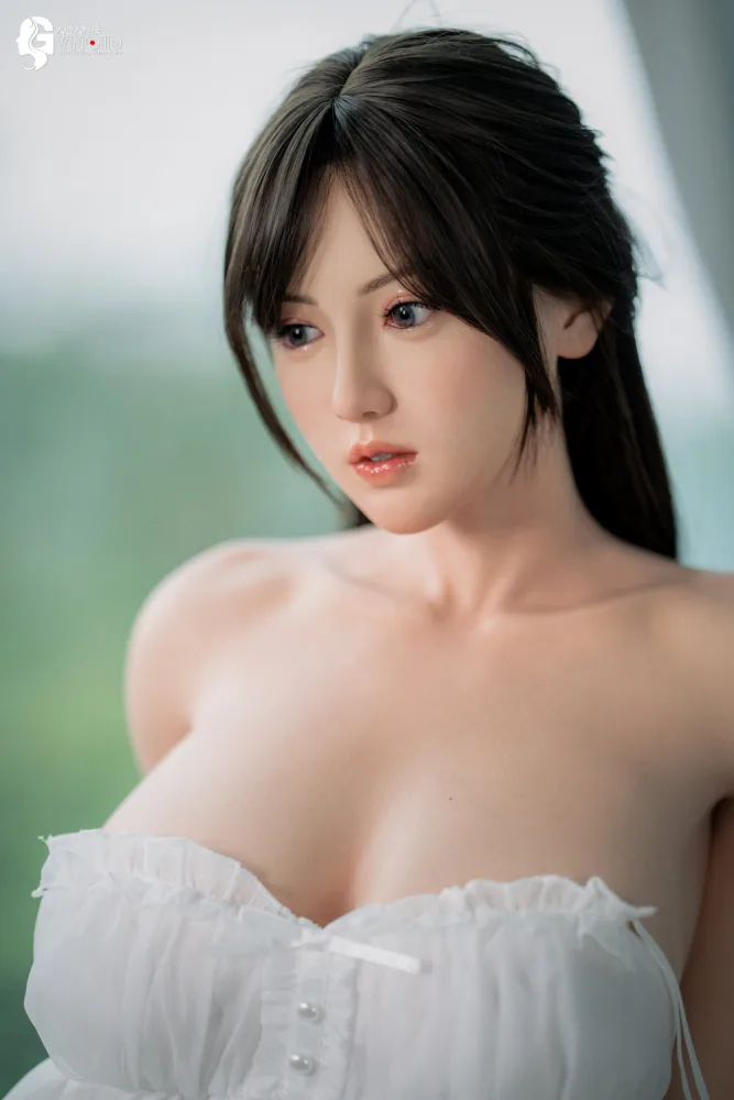 168cm/5ft6 F-cup Hyper Realistic Silicone Sex Doll – Leyla view 2