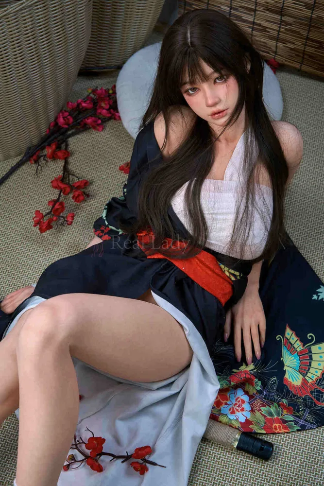 150cm/4ft11 F-cup Silicone Sex Doll Evie – Dangerous Heiress view 8