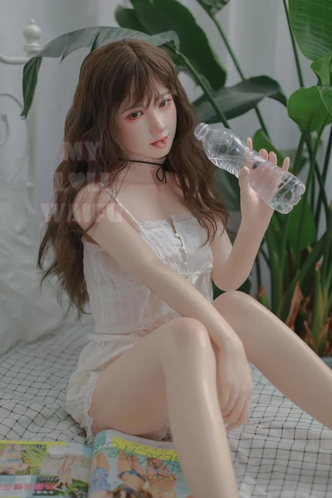 150cm/4ft11 B-cup Silicone Sex Doll – Runa view 7