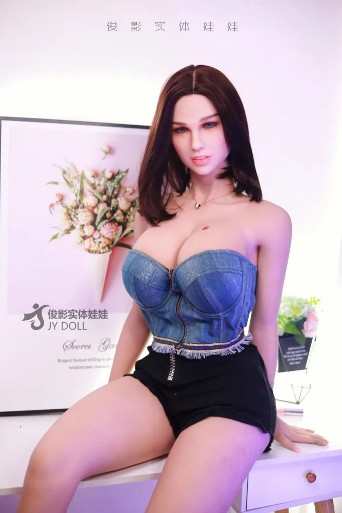 164cm/5ft5 H-cup TPE Sex Doll – Jo Jordan view 7