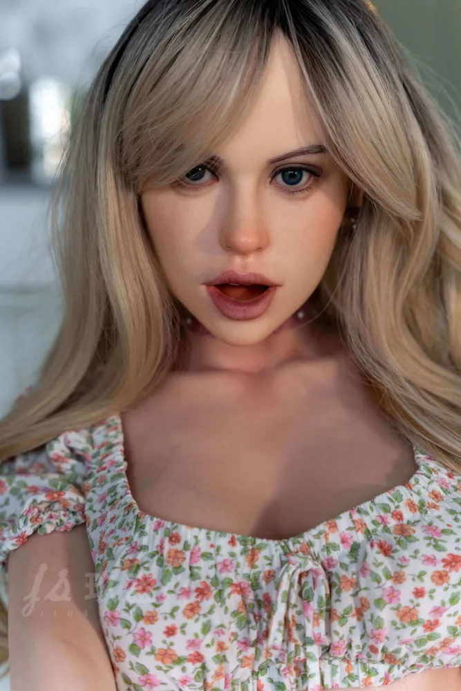 158cm/5ft2 E-cup Silicone Sex Doll – Bianca view 4