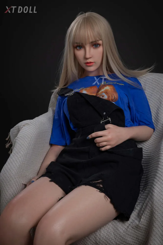 164cm/5ft5 C-cup Silicone Sex Doll – Lisa view 1