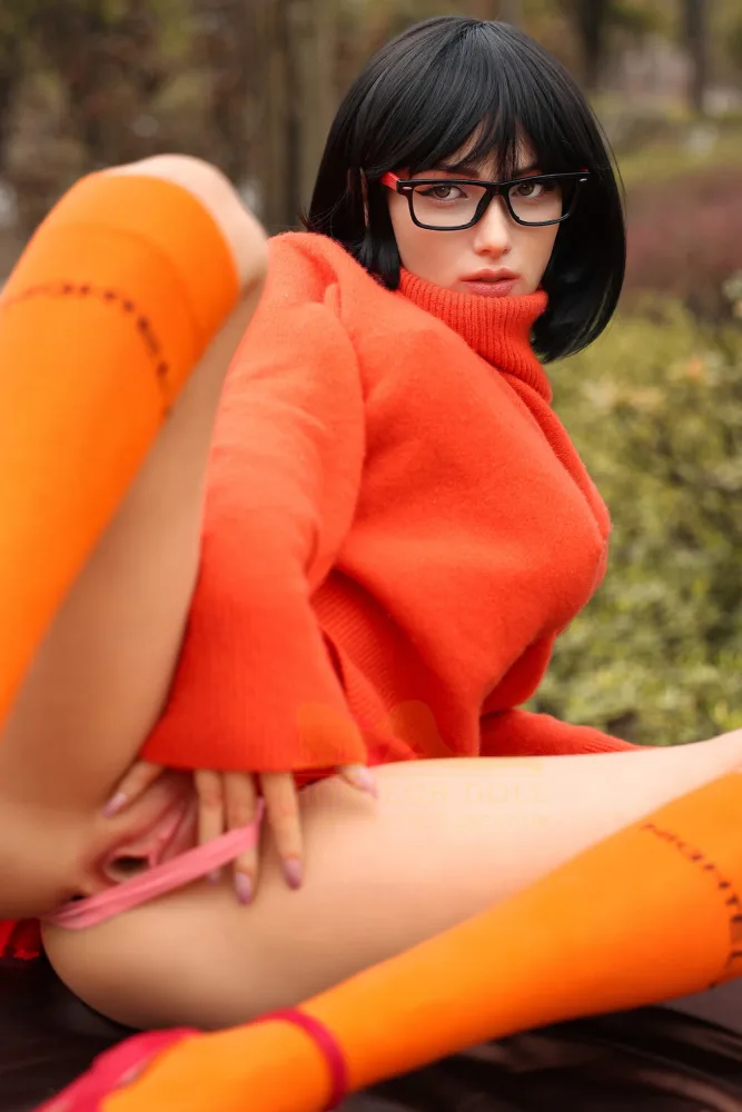 167cm/5ft6 D-cup Silicone Sex Doll – Buck Betty view 8